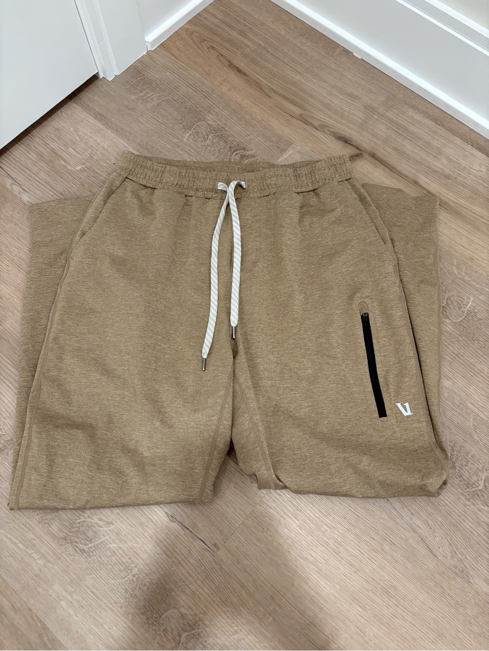 Men’s Vuori Sunday Performance Joggers in Biscotti Heather Retails for $110